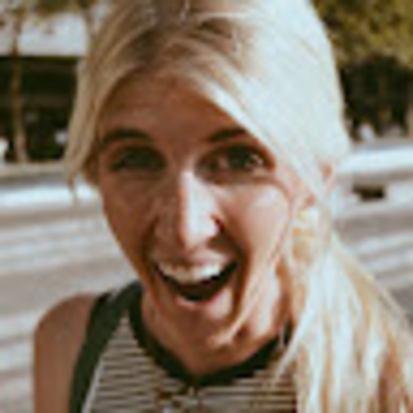 Meet your Posher, Alexis - Picture 1 of 1